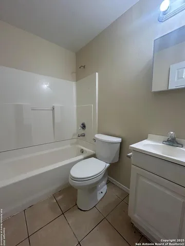 $800 | 7637 Windsor Oaks, San Antonio, TX 78239