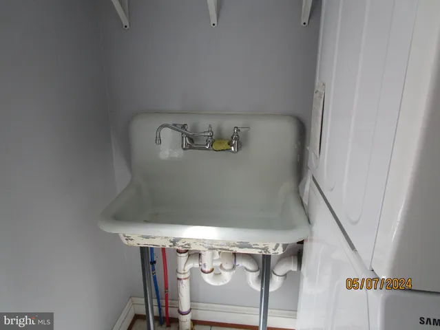 $1,800 | 148 East King Street, Strasburg, VA 22657