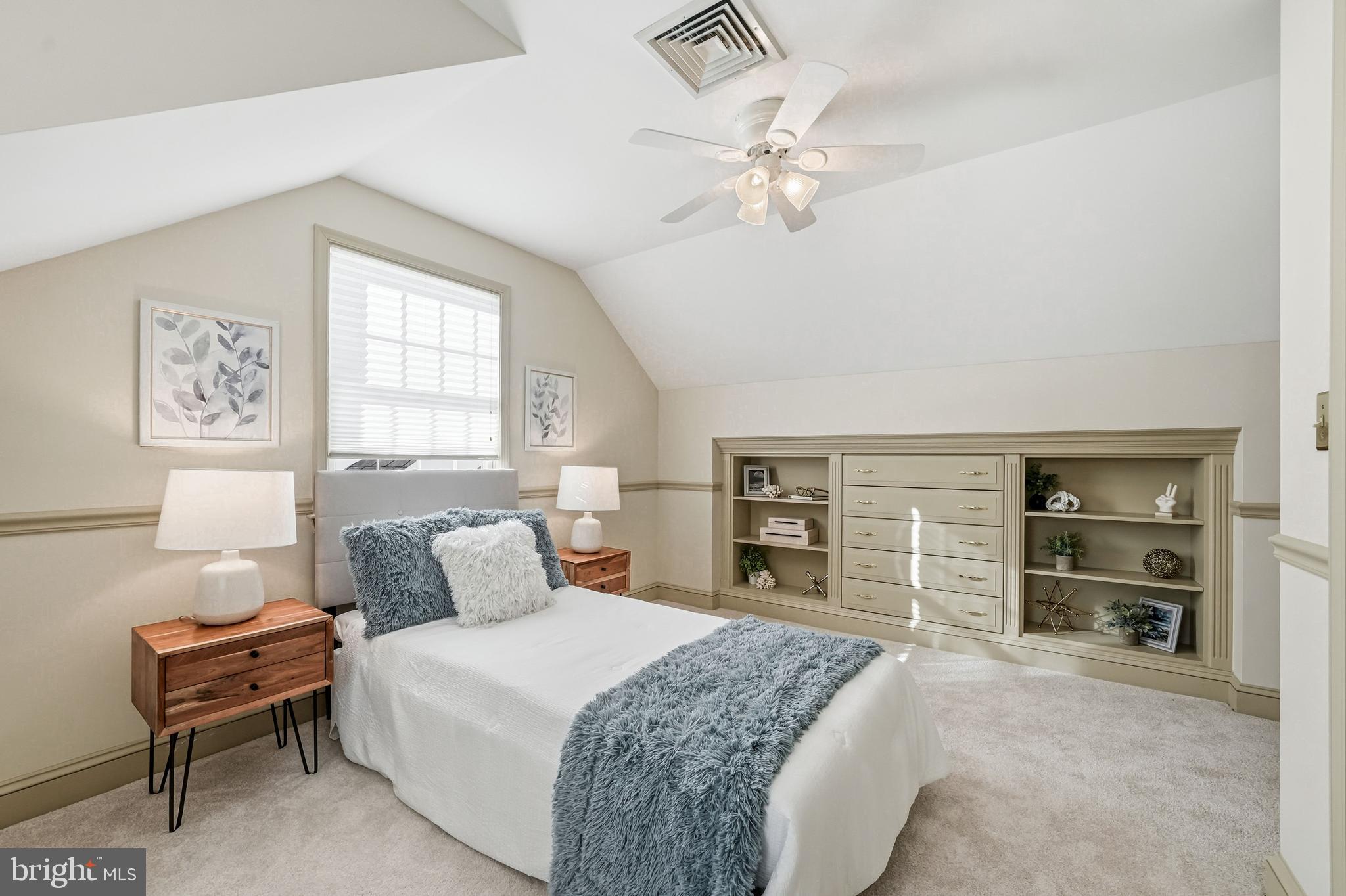 9 Log Cabin Road Perkasie, PA 18944 - Photo 25 of 47 Bedroom 3 with Built-ins