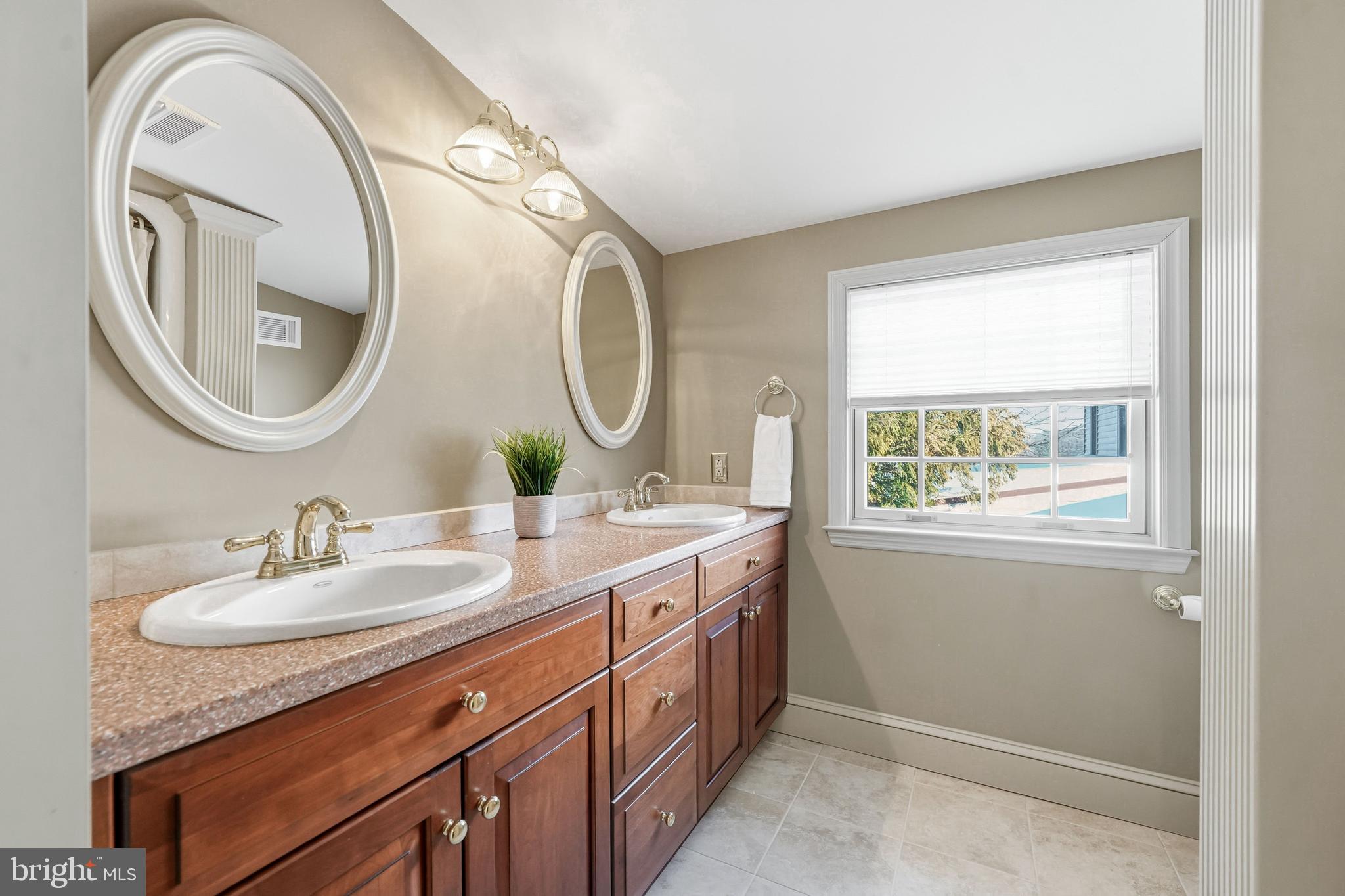 9 Log Cabin Road Perkasie, PA 18944 - Photo 32 of 47 Private In-Law/ Guest Suite Full Bathroom