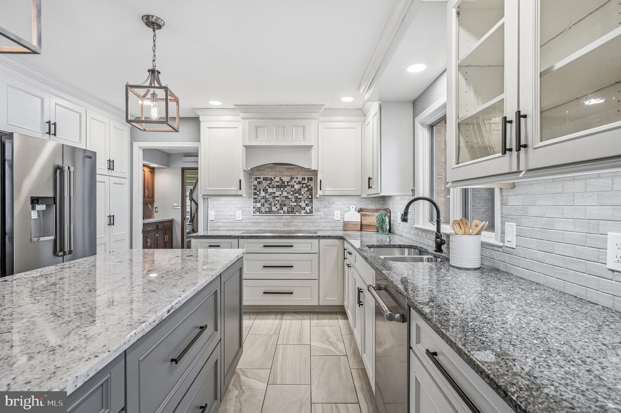 9 Log Cabin Road Perkasie, PA 18944 - Photo 4 of 47 Kitchen with JennAir Stainless Steel Appliances
