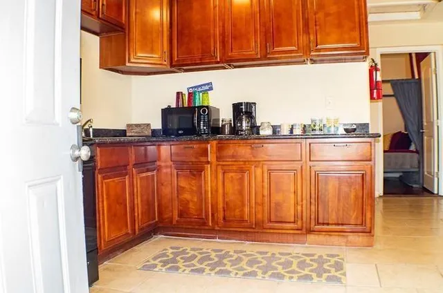 $1,200 | 1403 Port Street, New Orleans, LA 70117