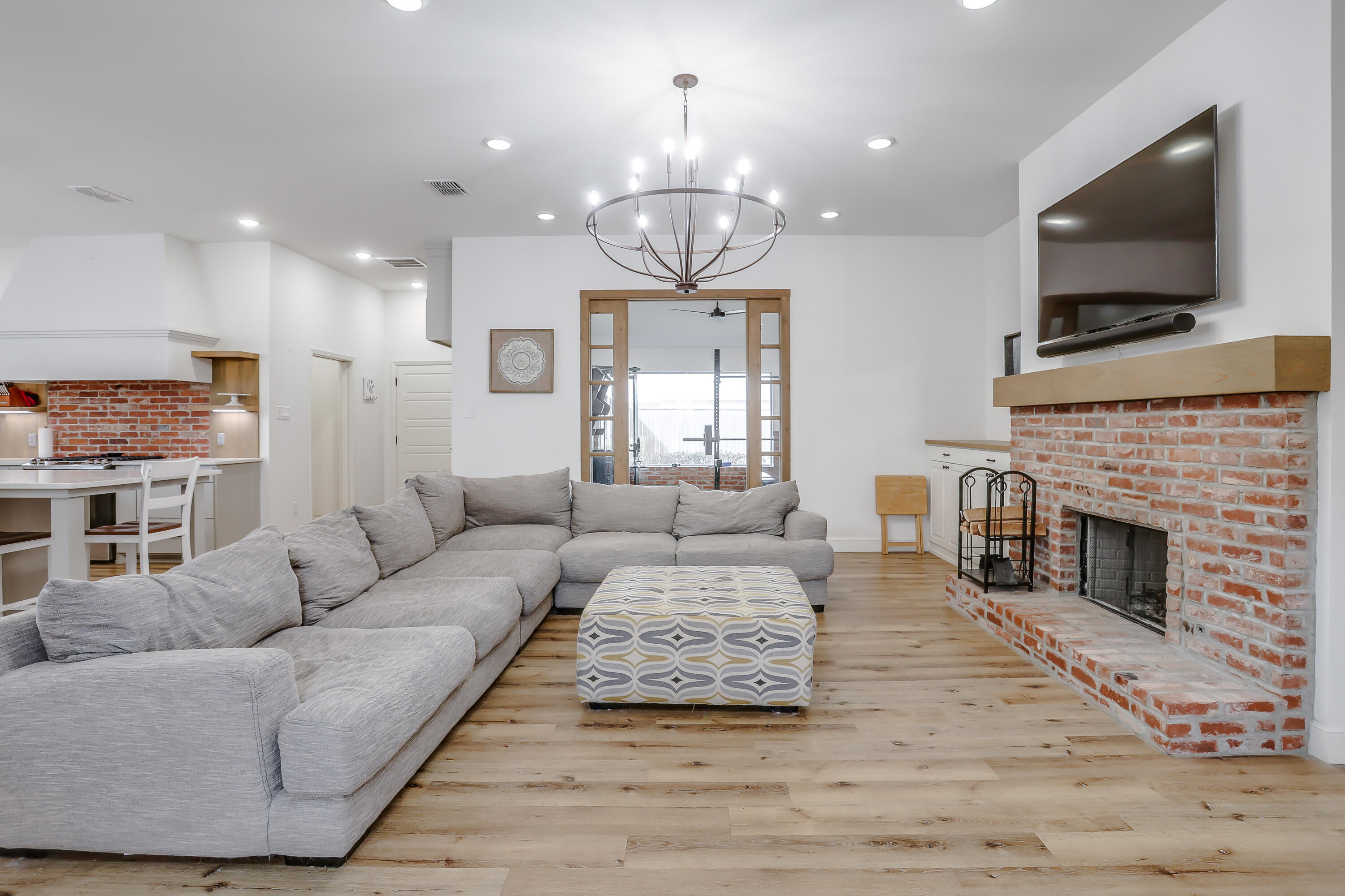 6404 89th Street Lubbock, TX 79424 - Photo 2 of 21 6404-104