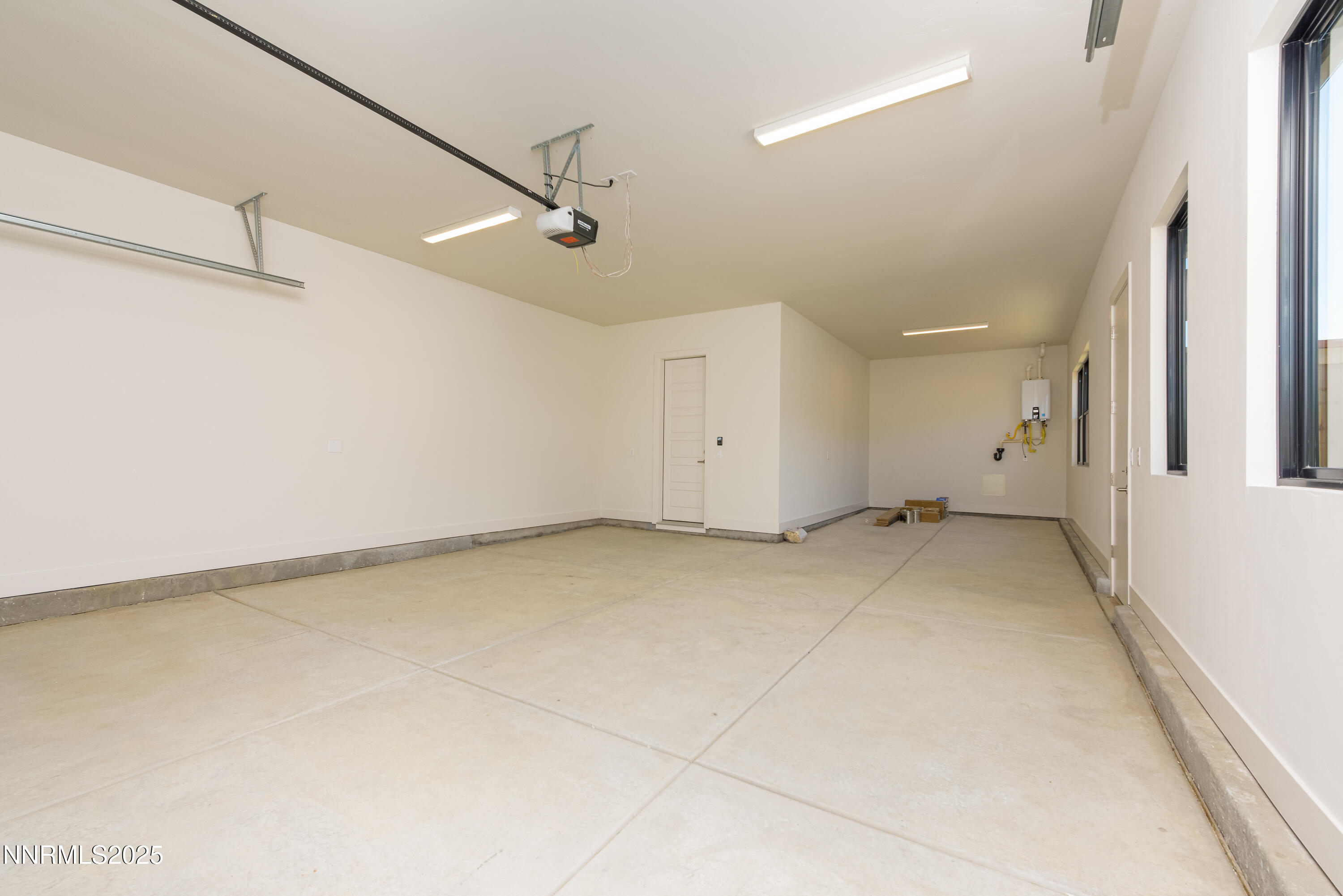517 Cottontail Court Genoa, NV 89411 - Photo 26 of 41 Tanden 3 car garage