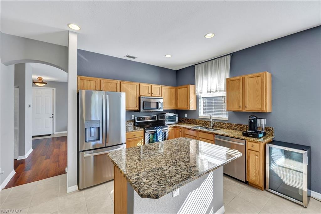 9262 Chestnut Tree Loop Fort Myers, FL 33967 - Photo 4 of 18 Gallery Image 4