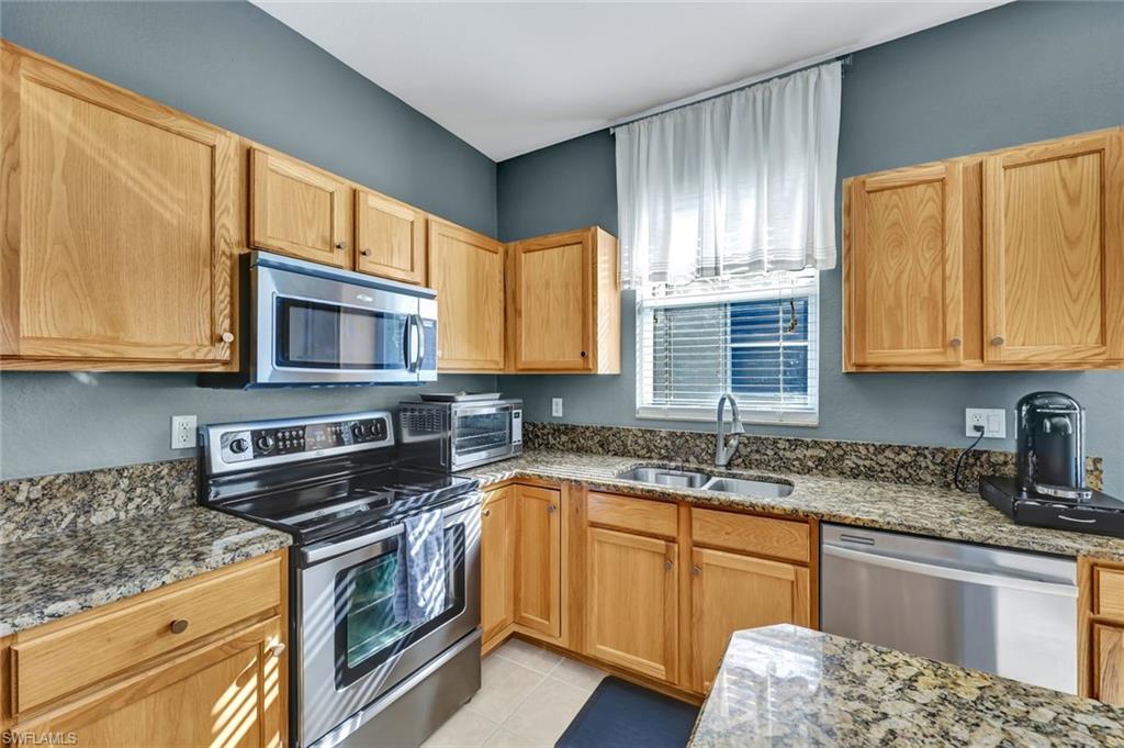 9262 Chestnut Tree Loop Fort Myers, FL 33967 - Photo 5 of 18 Gallery Image 5