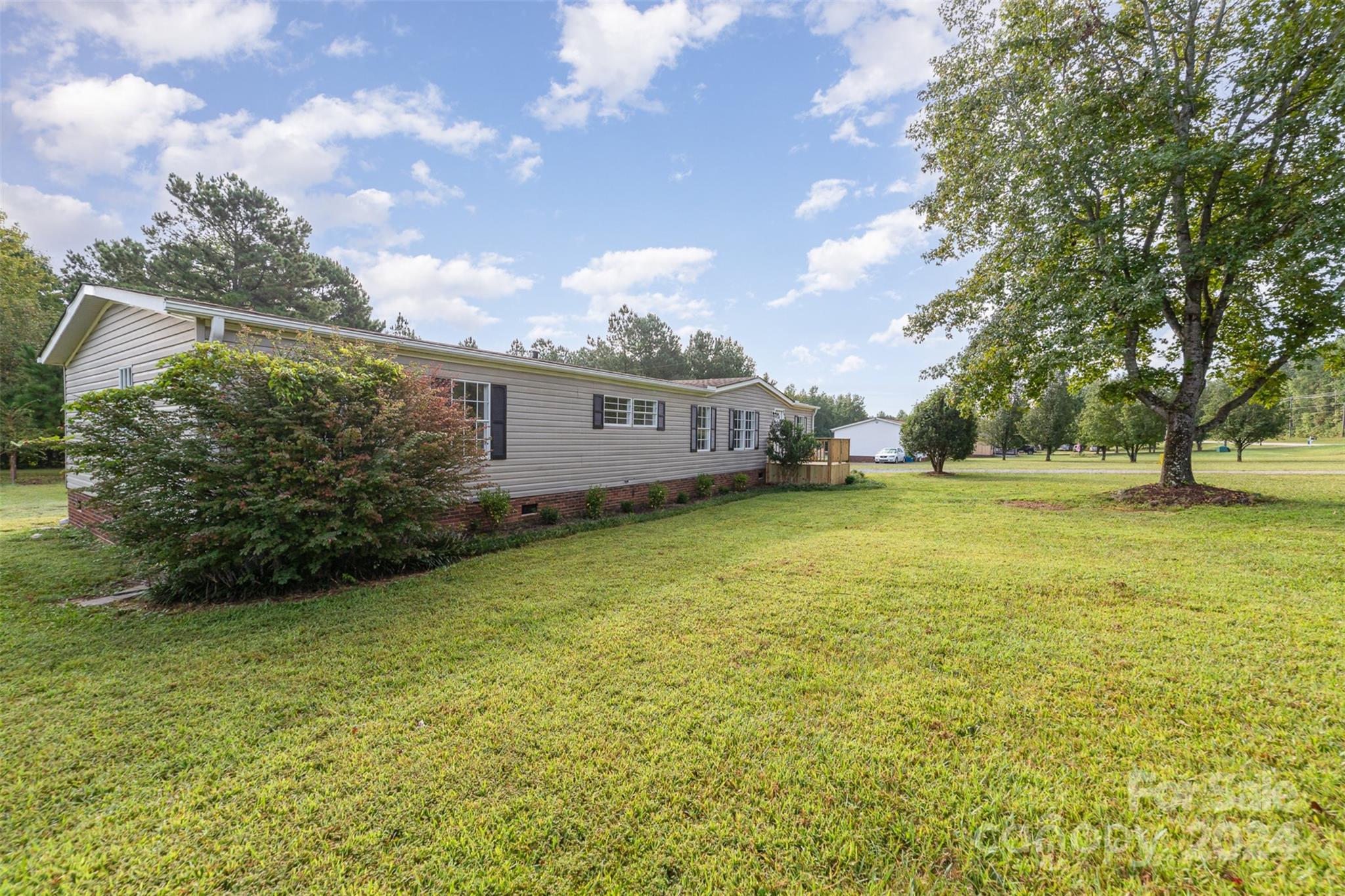 4728 Irish Potato Road Kannapolis, NC 28083 - Photo 4 of 31 Gallery Image 4