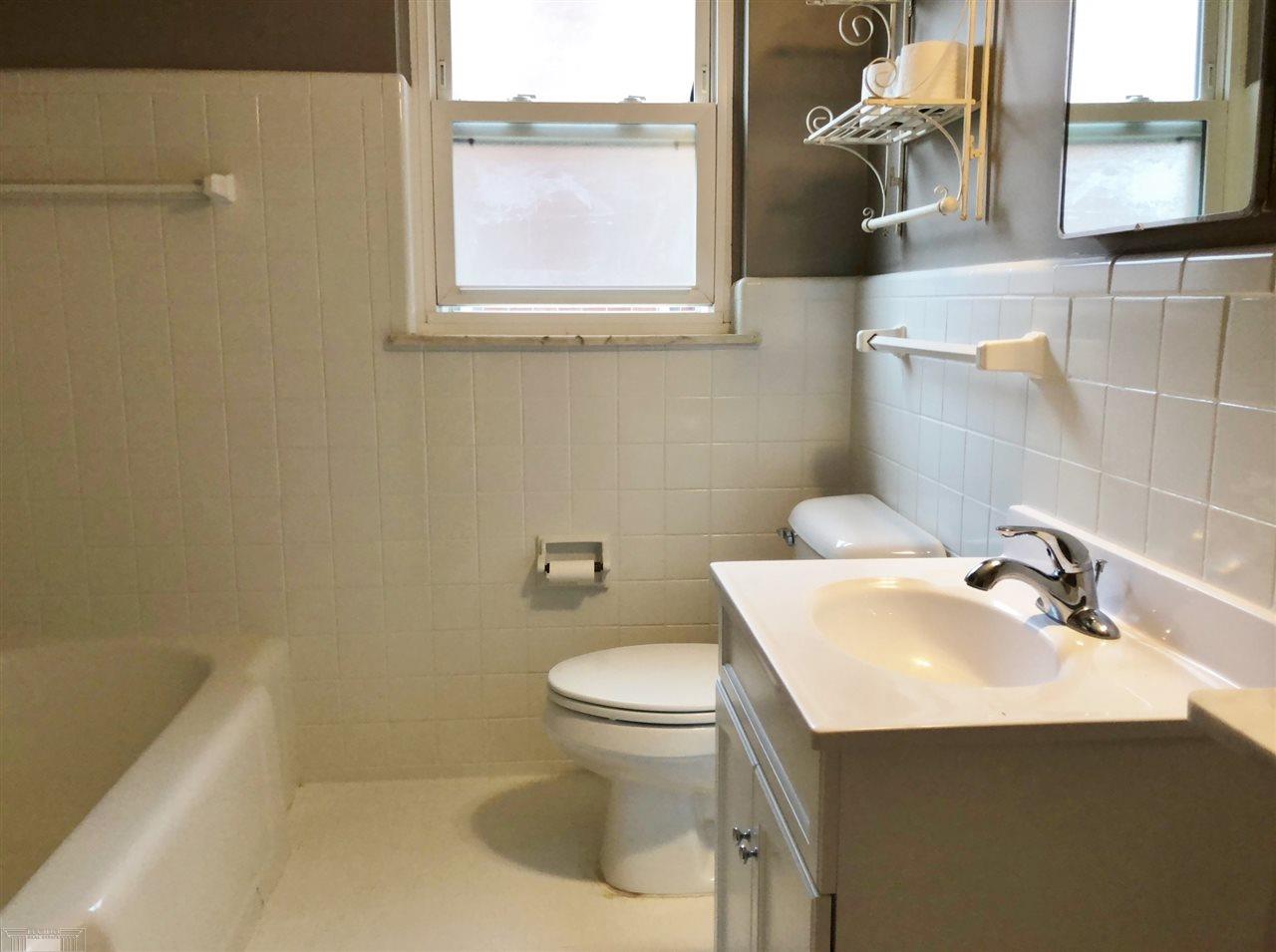 783-85 Harcourt Road Grosse Pointe Park, MI 48230 - Photo 10 of 20