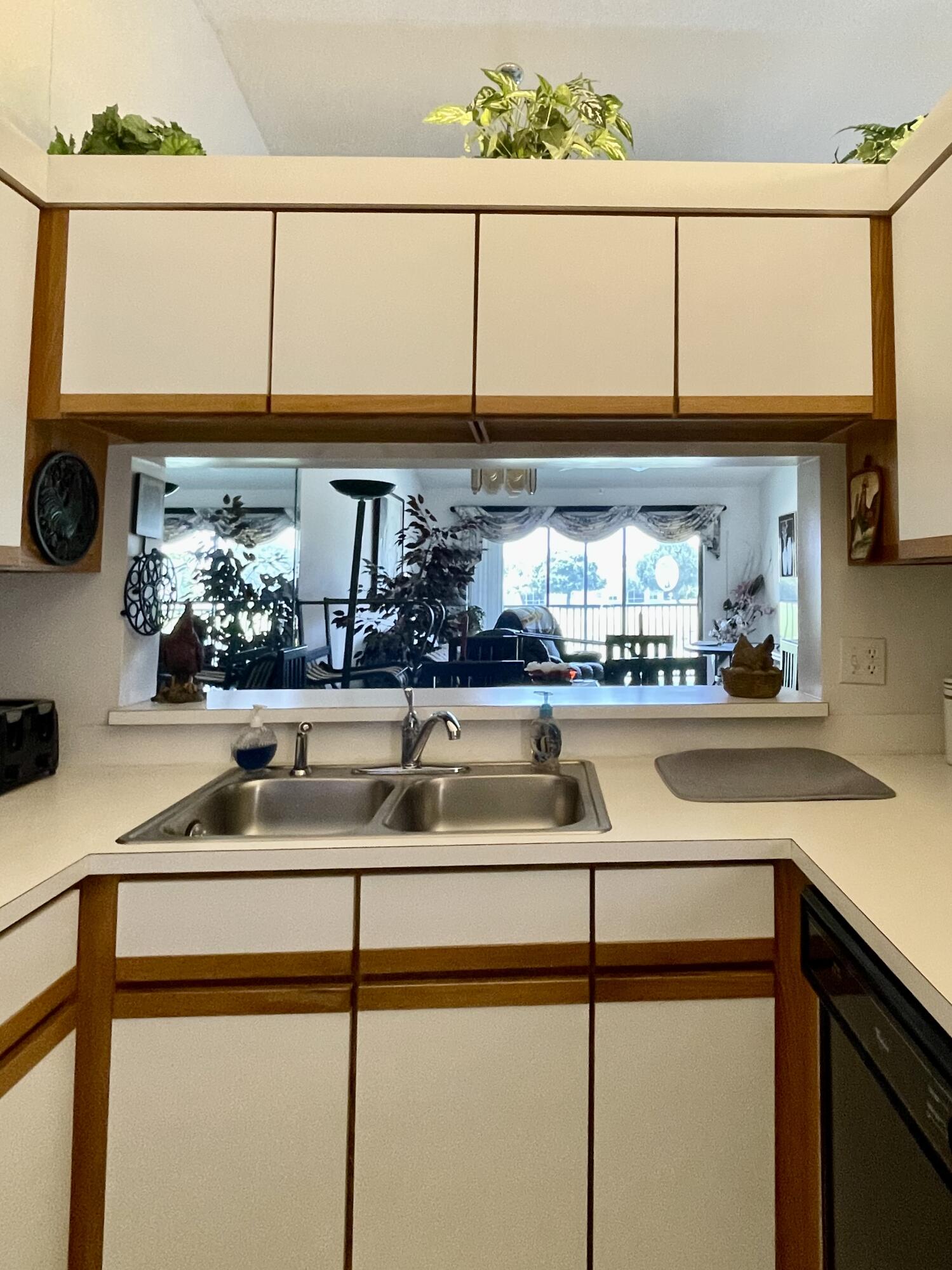 1072 Keystone Drive, Unit D Jupiter, FL 33458 - Photo 10 of 28 FullSizeRender (31)