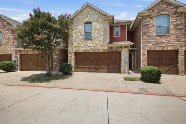 $299,900 | 237 Corinna Court, Hurst, TX 76053