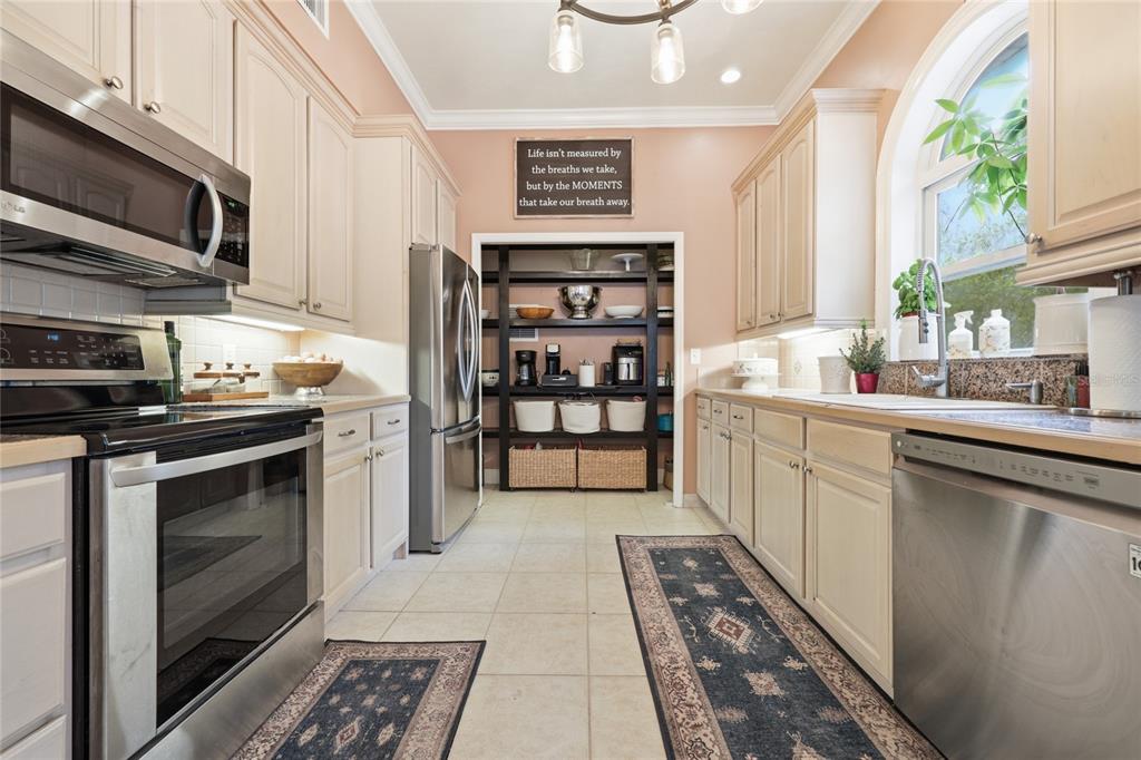 9278 Southwest 61st Avenue Gainesville, FL 32608 - Photo 10 of 65