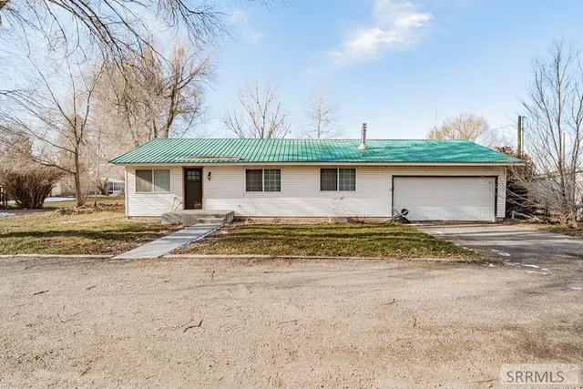$275,000 | 669 2nd E Street, Ririe, ID 83443