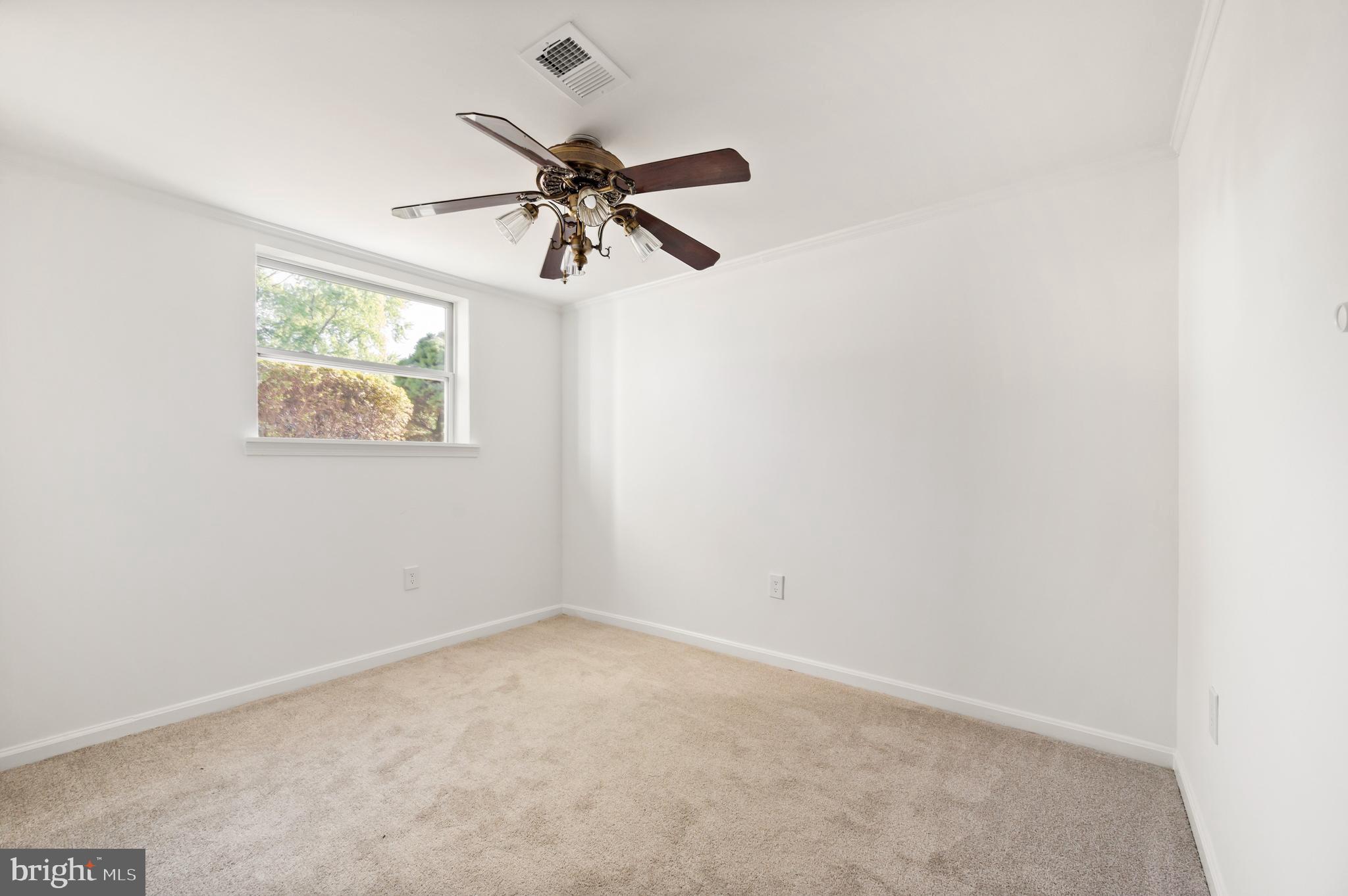4619 Evansdale Road Woodbridge, VA 22193 - Photo 9 of 30