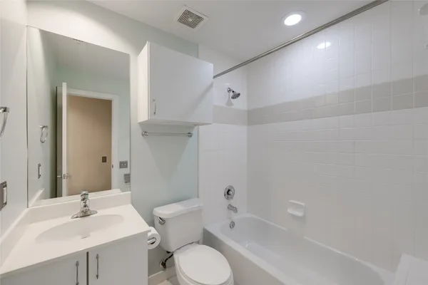 $2,500 | 807 Robin Street, Houston, TX 77019