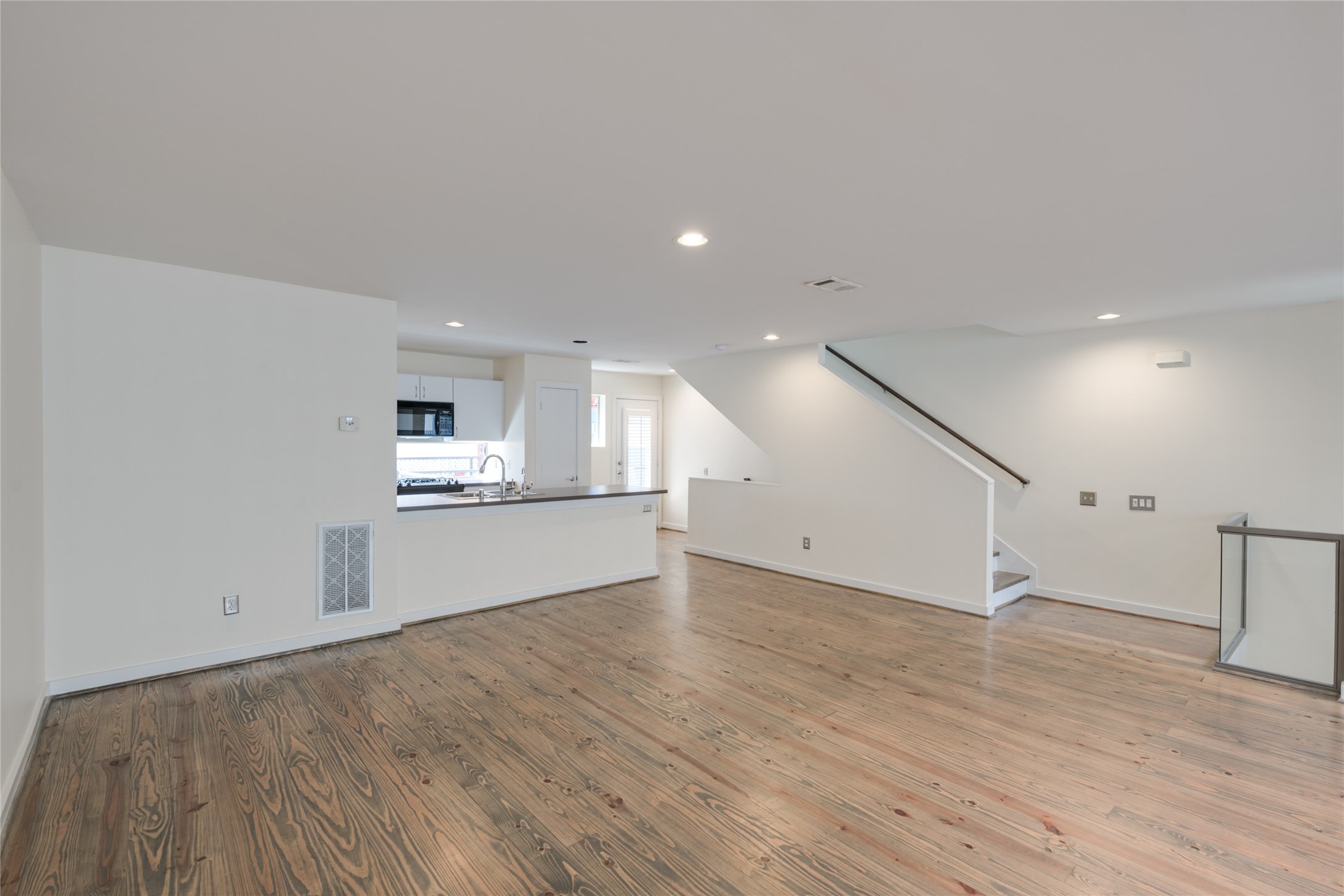 807 Robin Street Houston, TX 77019 - Photo 23 of 46