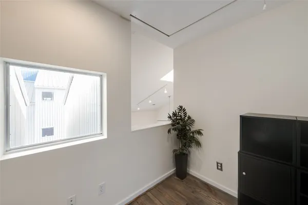 $2,500 | 807 Robin Street, Houston, TX 77019