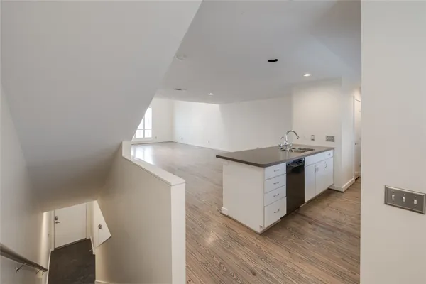 $2,500 | 807 Robin Street, Houston, TX 77019