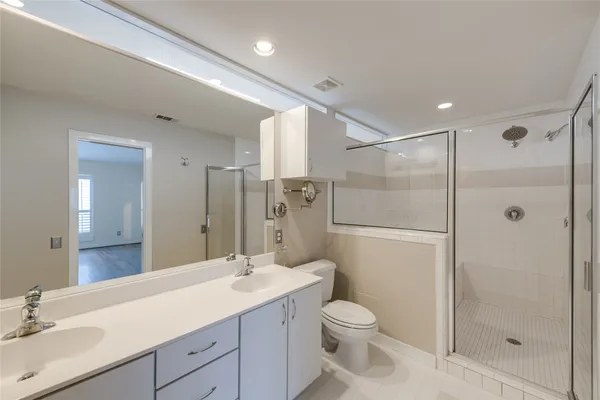 $2,500 | 807 Robin Street, Houston, TX 77019