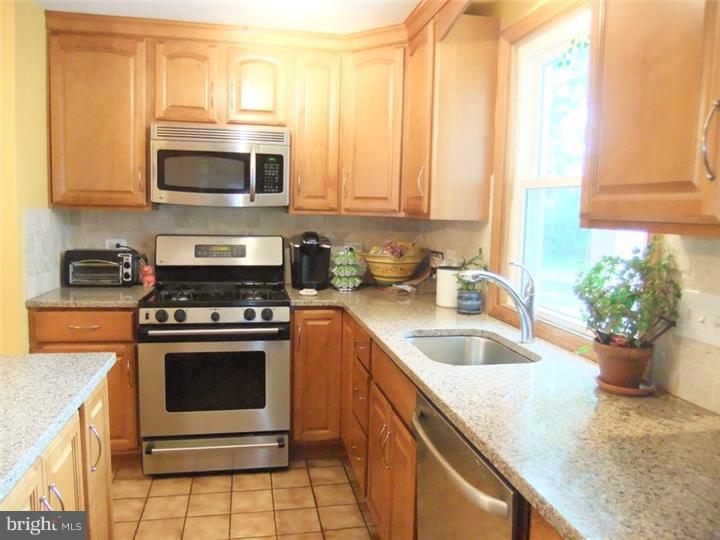 220 Welsh Drive Springfield, PA 19064 - Photo 6 of 25