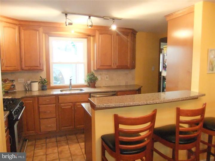 220 Welsh Drive Springfield, PA 19064 - Photo 8 of 25