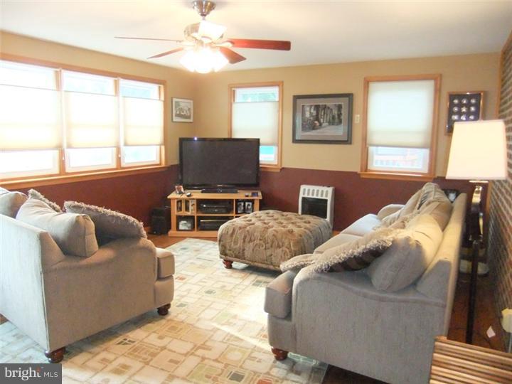 220 Welsh Drive Springfield, PA 19064 - Photo 10 of 25