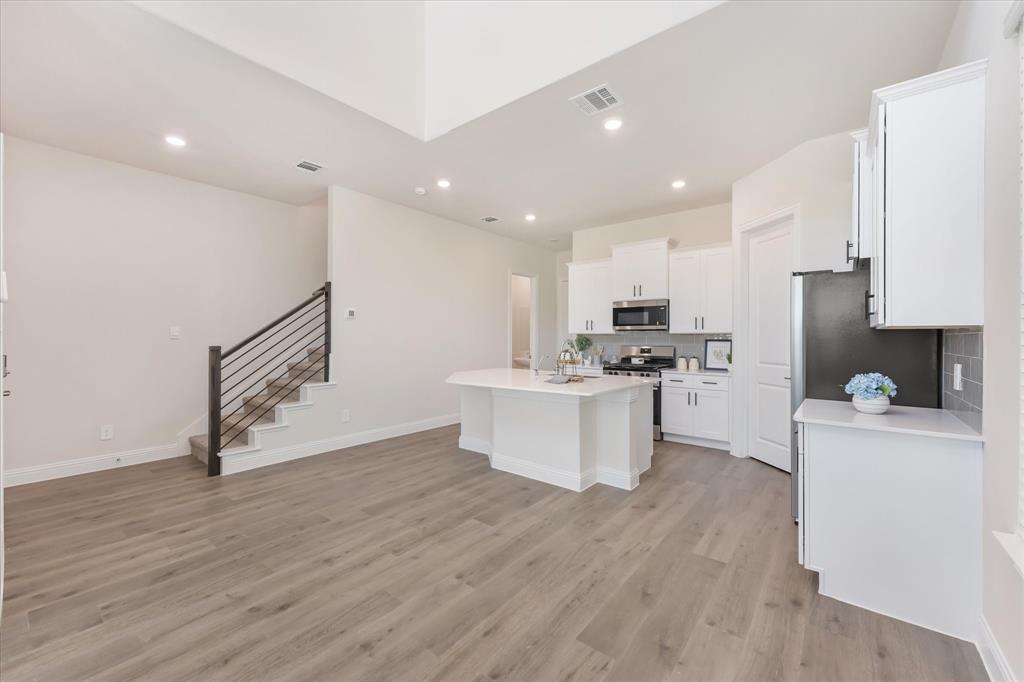 4538 Community Court Plano, TX 75024 - Photo 6 of 24