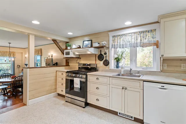 $1,100,000 | 4259 Roosevelt Highway, Colchester, VT 05446