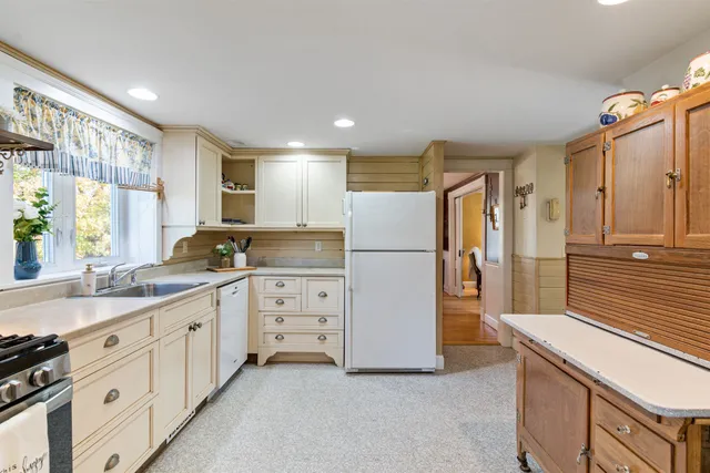 $1,100,000 | 4259 Roosevelt Highway, Colchester, VT 05446