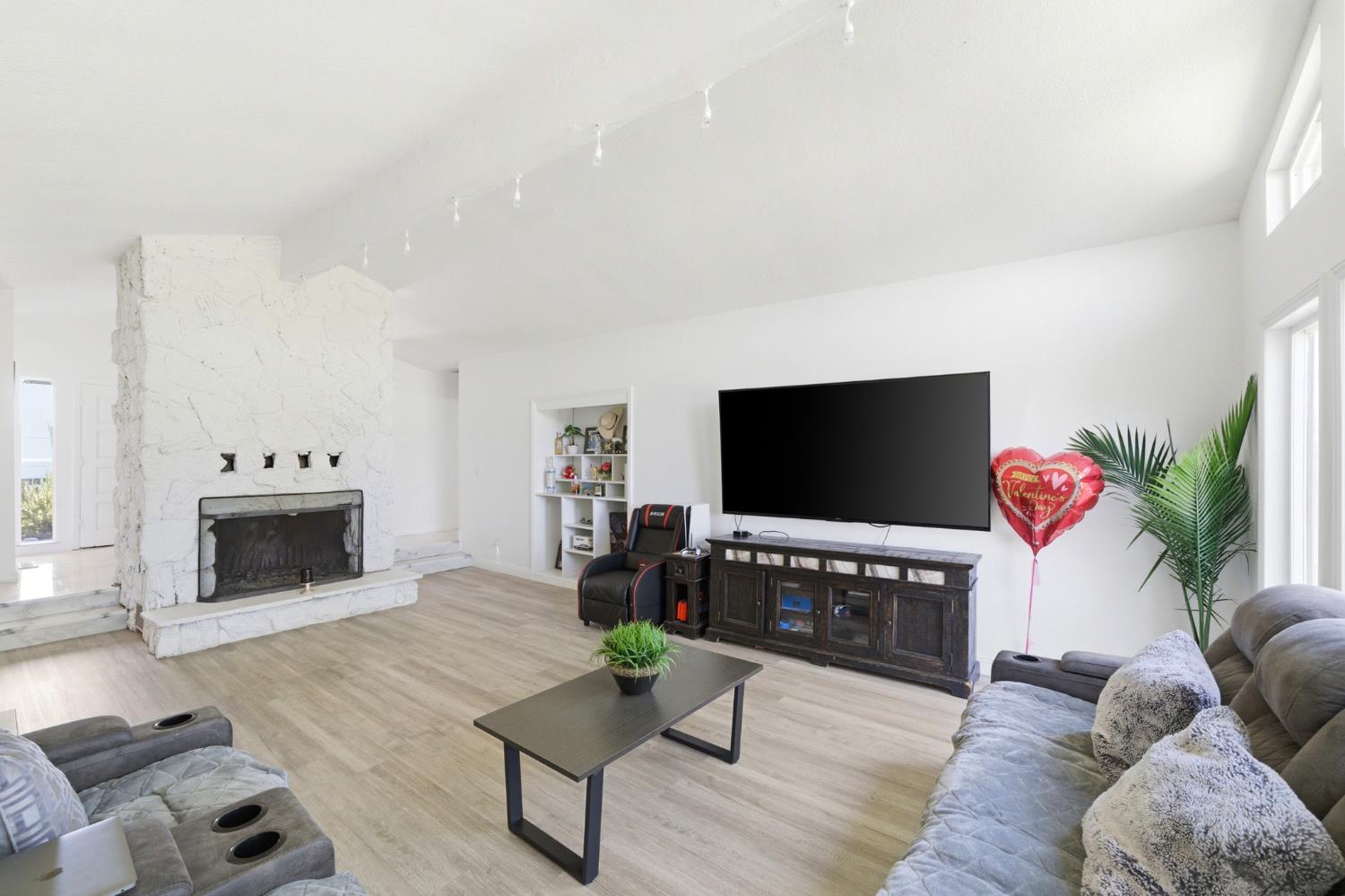 12301 East Jahant Road Acampo, CA 95220 - Photo 14 of 68