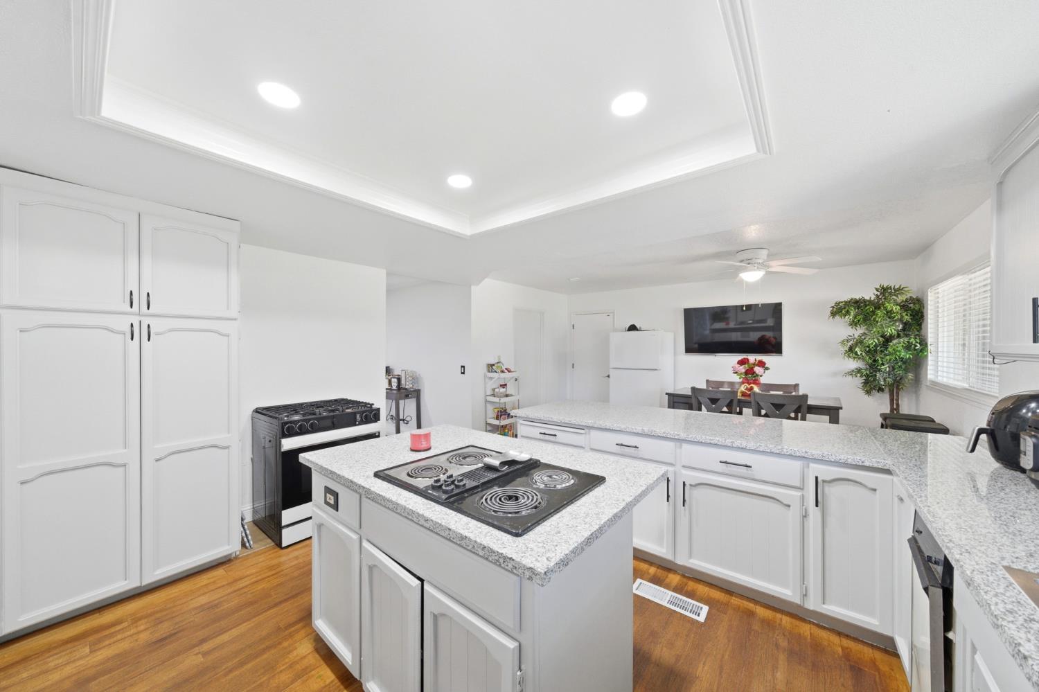 12301 East Jahant Road Acampo, CA 95220 - Photo 21 of 68