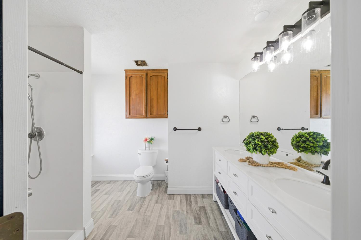 12301 East Jahant Road Acampo, CA 95220 - Photo 31 of 68