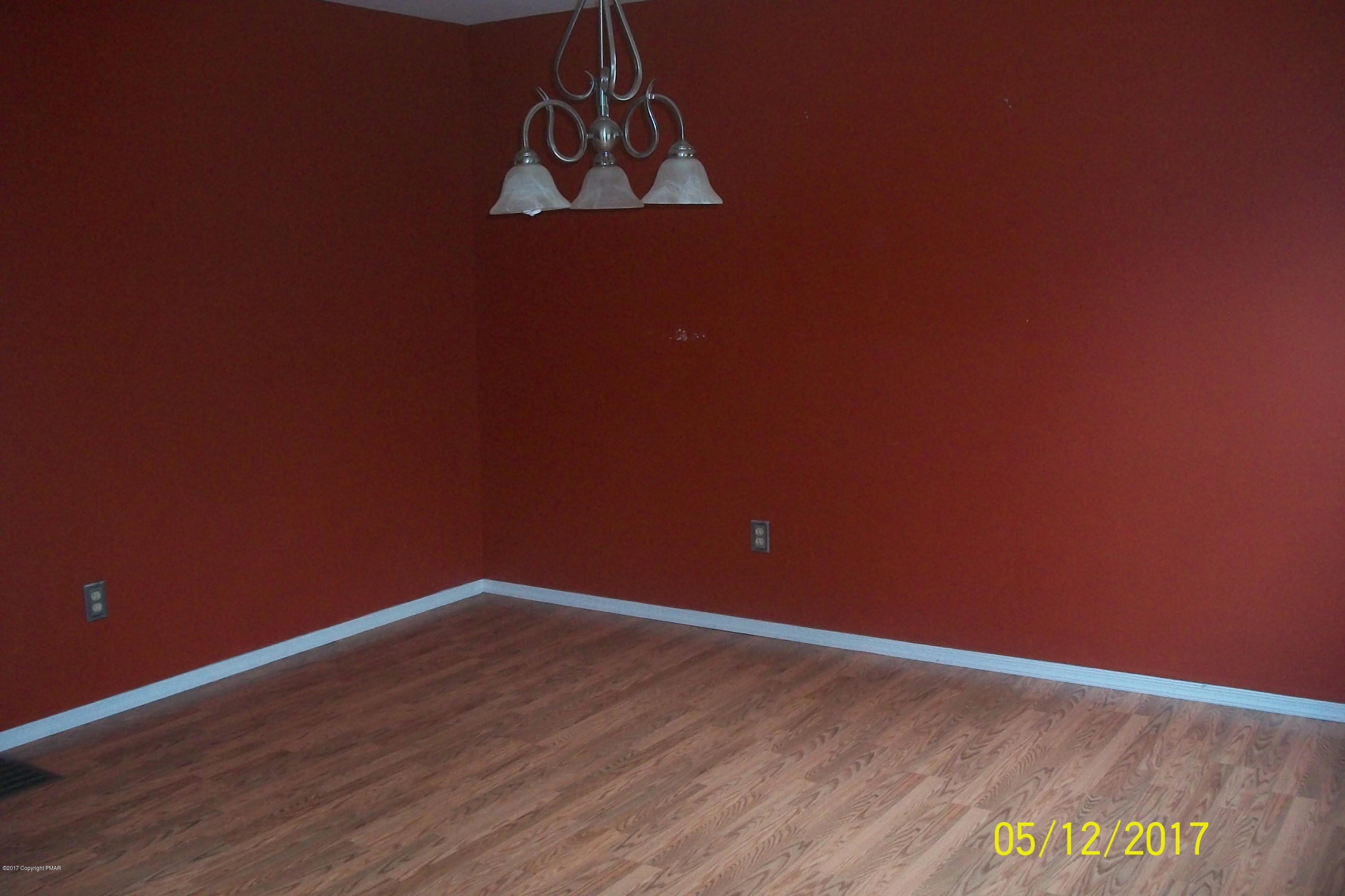 210 Bromley Road Henryville, PA 18332 - Photo 4 of 13 dining room