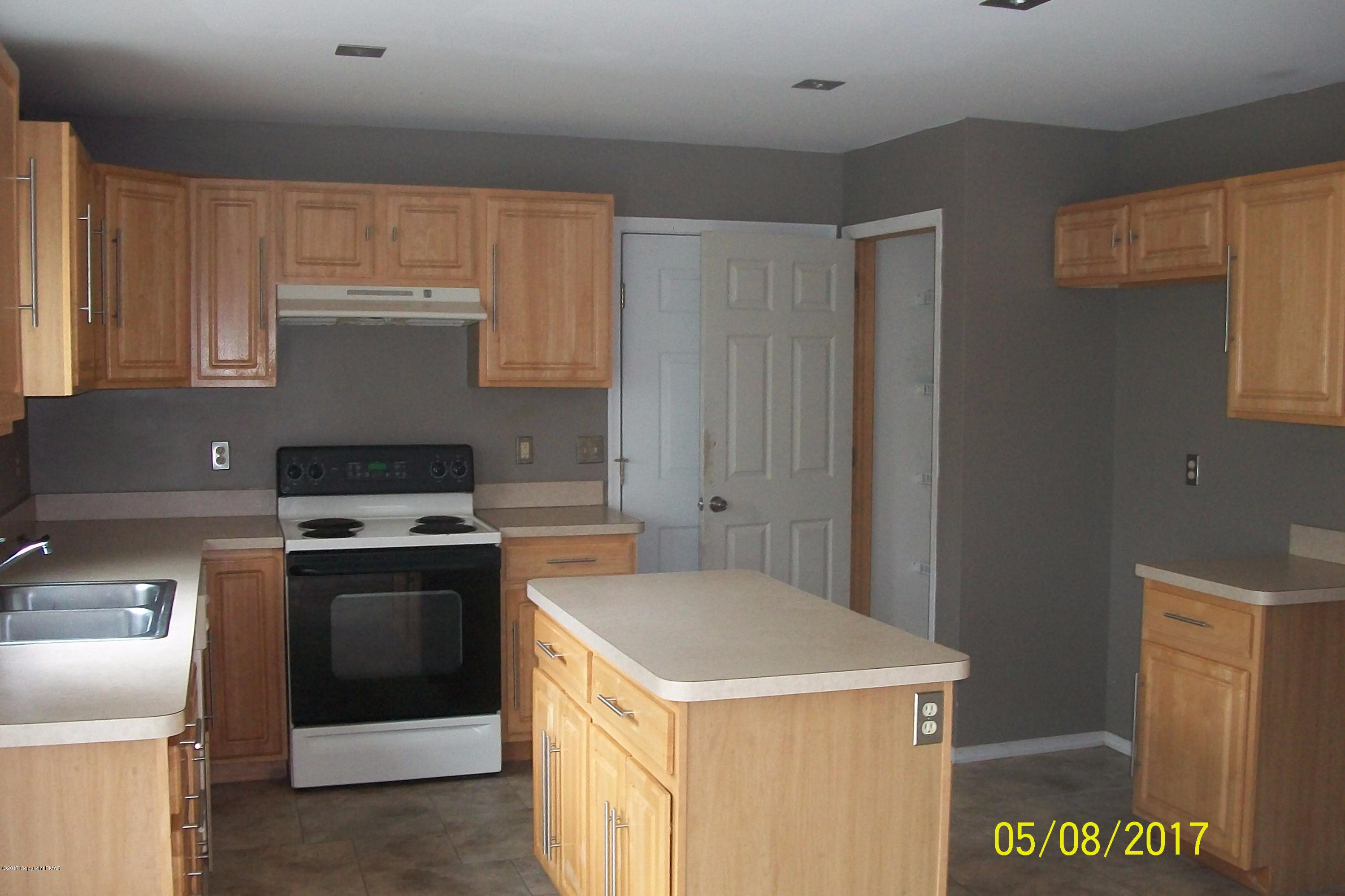 210 Bromley Road Henryville, PA 18332 - Photo 5 of 13 kitchen