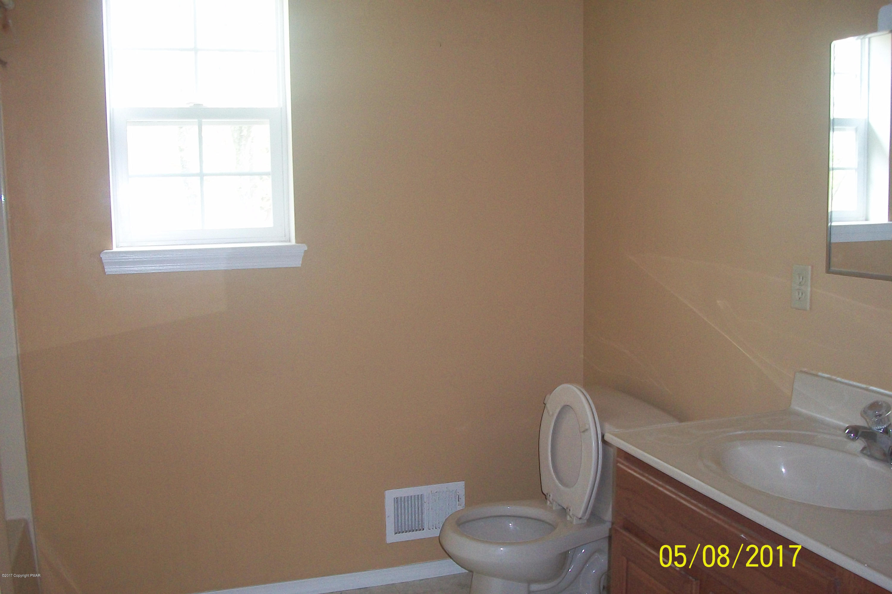 210 Bromley Road Henryville, PA 18332 - Photo 8 of 13 master bathroom