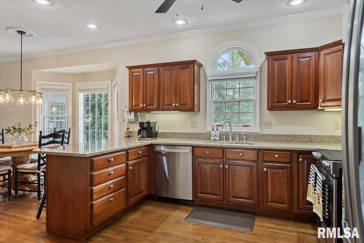 103 Interlacken Road Springfield, IL 62704 - Photo 22 of 55
