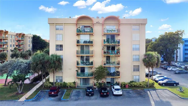 $235,000 | 9360 Fontainebleau Boulevard, Unit 101, Miami, FL 33172