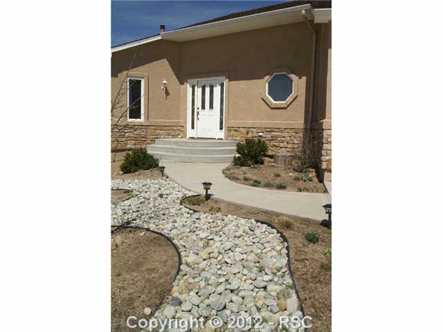 12490 Old Barn Road Elbert, CO 80106 - Photo 2 of 16 Front entrance