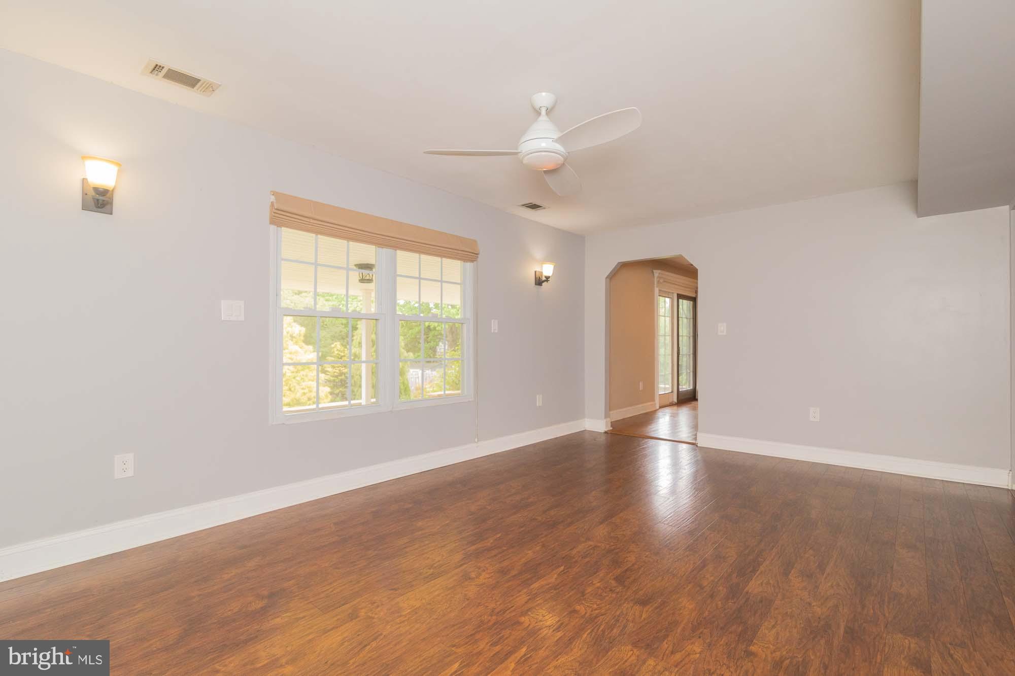 2 Randi Way Titusville, NJ 08560 - Photo 16 of 42 Laminate Flooring