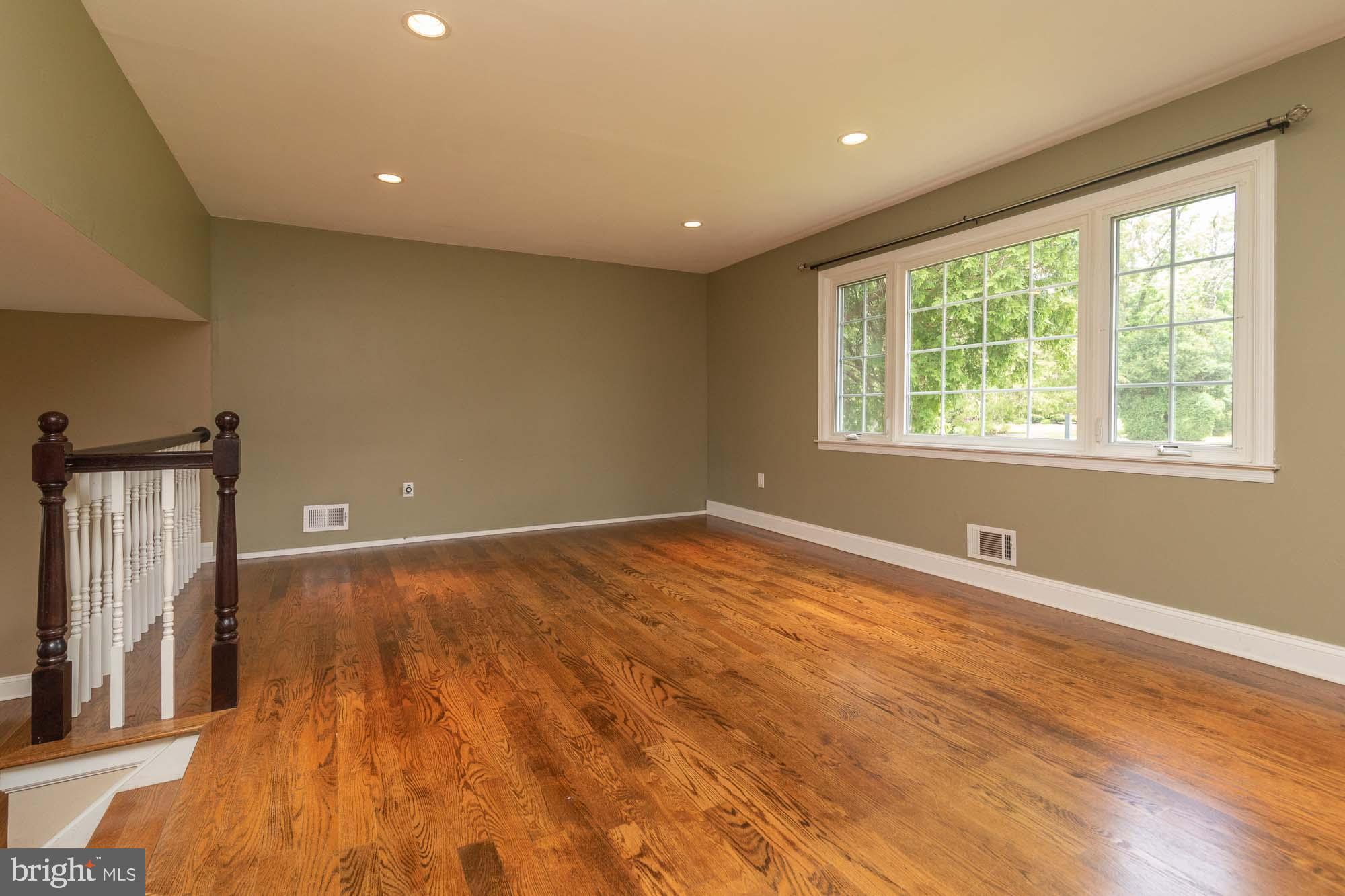 2 Randi Way Titusville, NJ 08560 - Photo 8 of 42 Plenty of Sun Light