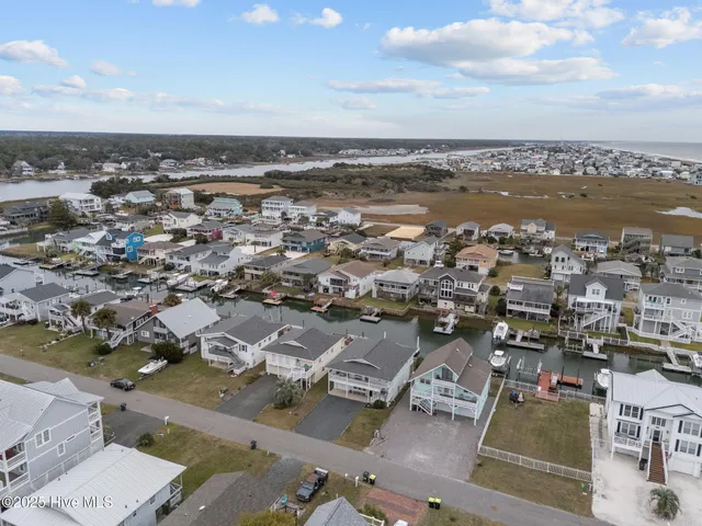 $925,000 | 124 Starfish Drive, Holden Beach, NC 28462