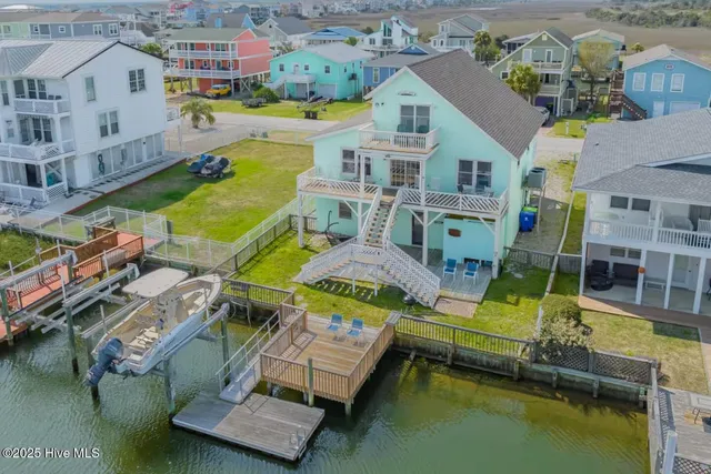 $925,000 | 124 Starfish Drive, Holden Beach, NC 28462