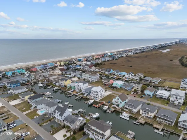 $925,000 | 124 Starfish Drive, Holden Beach, NC 28462