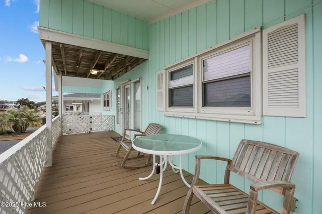 $925,000 | 124 Starfish Drive, Holden Beach, NC 28462