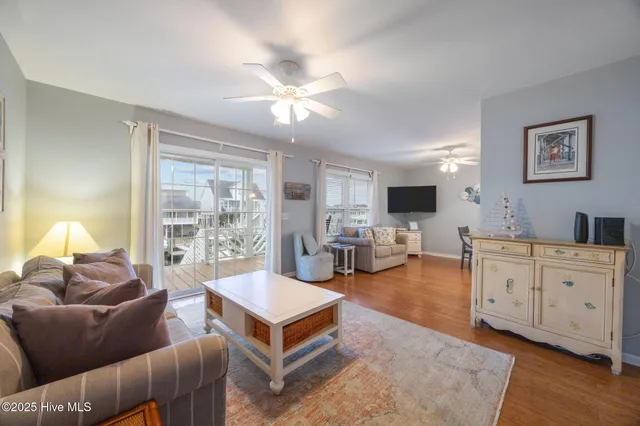 $925,000 | 124 Starfish Drive, Holden Beach, NC 28462