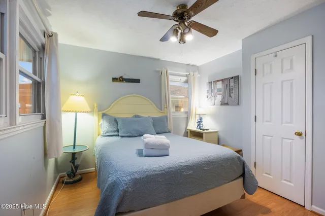 $925,000 | 124 Starfish Drive, Holden Beach, NC 28462