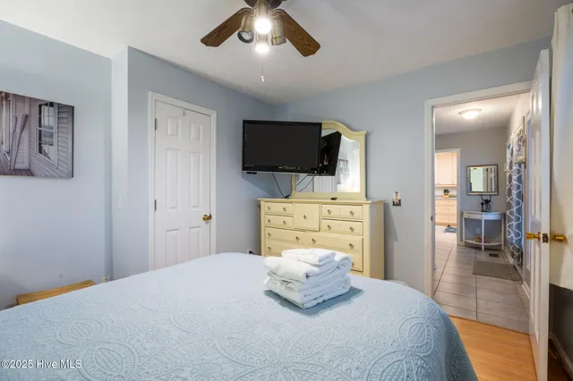 $925,000 | 124 Starfish Drive, Holden Beach, NC 28462