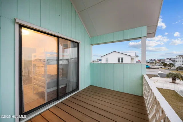 $925,000 | 124 Starfish Drive, Holden Beach, NC 28462