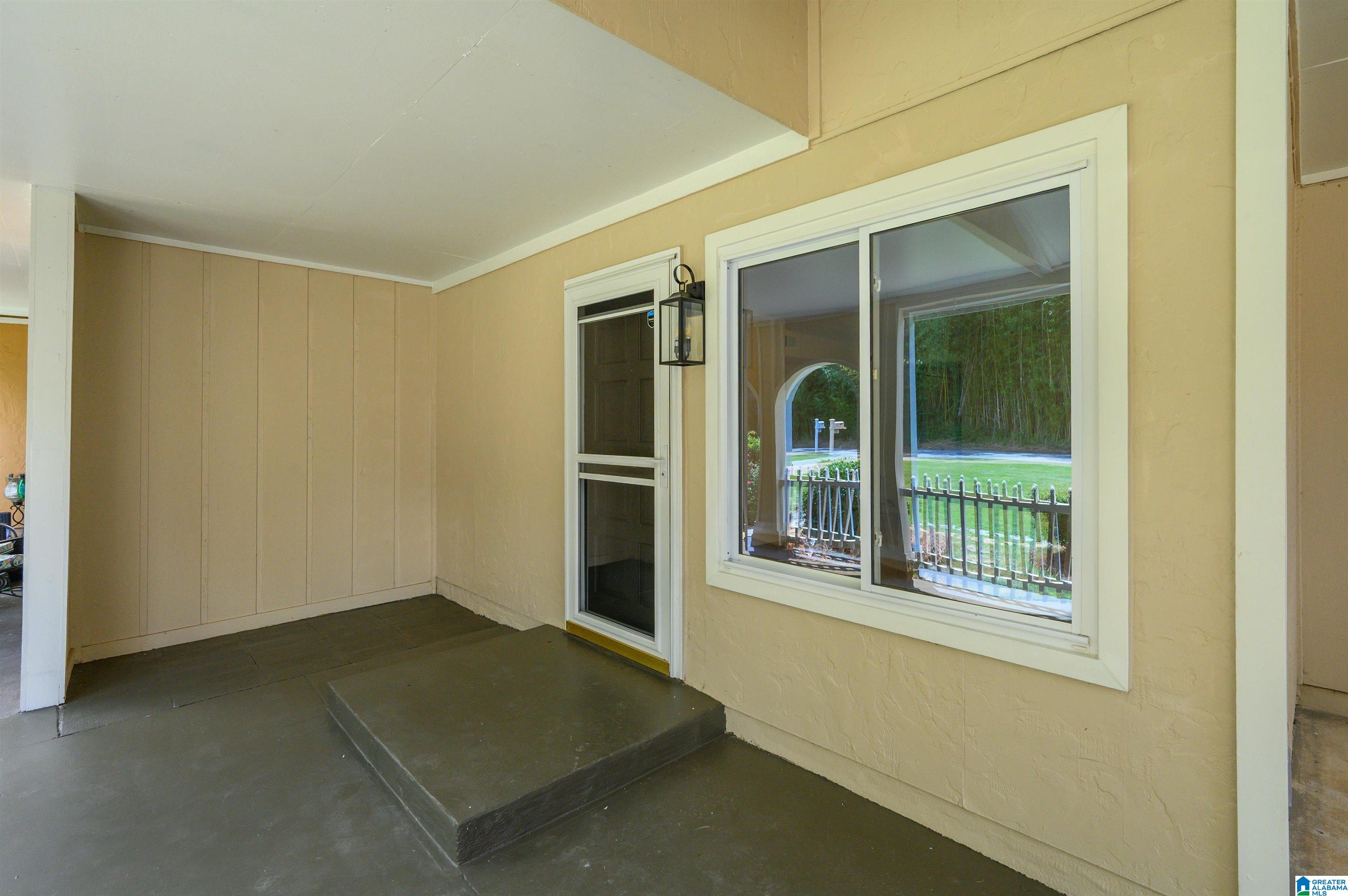1834 Oakleaf Lane Birmingham, AL 35215 - Photo 5 of 40