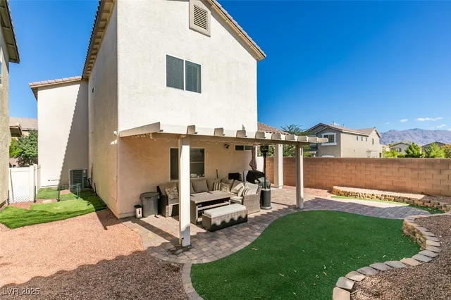 $440,000 | 9181 Wild Briar Lane, Las Vegas, NV 89143