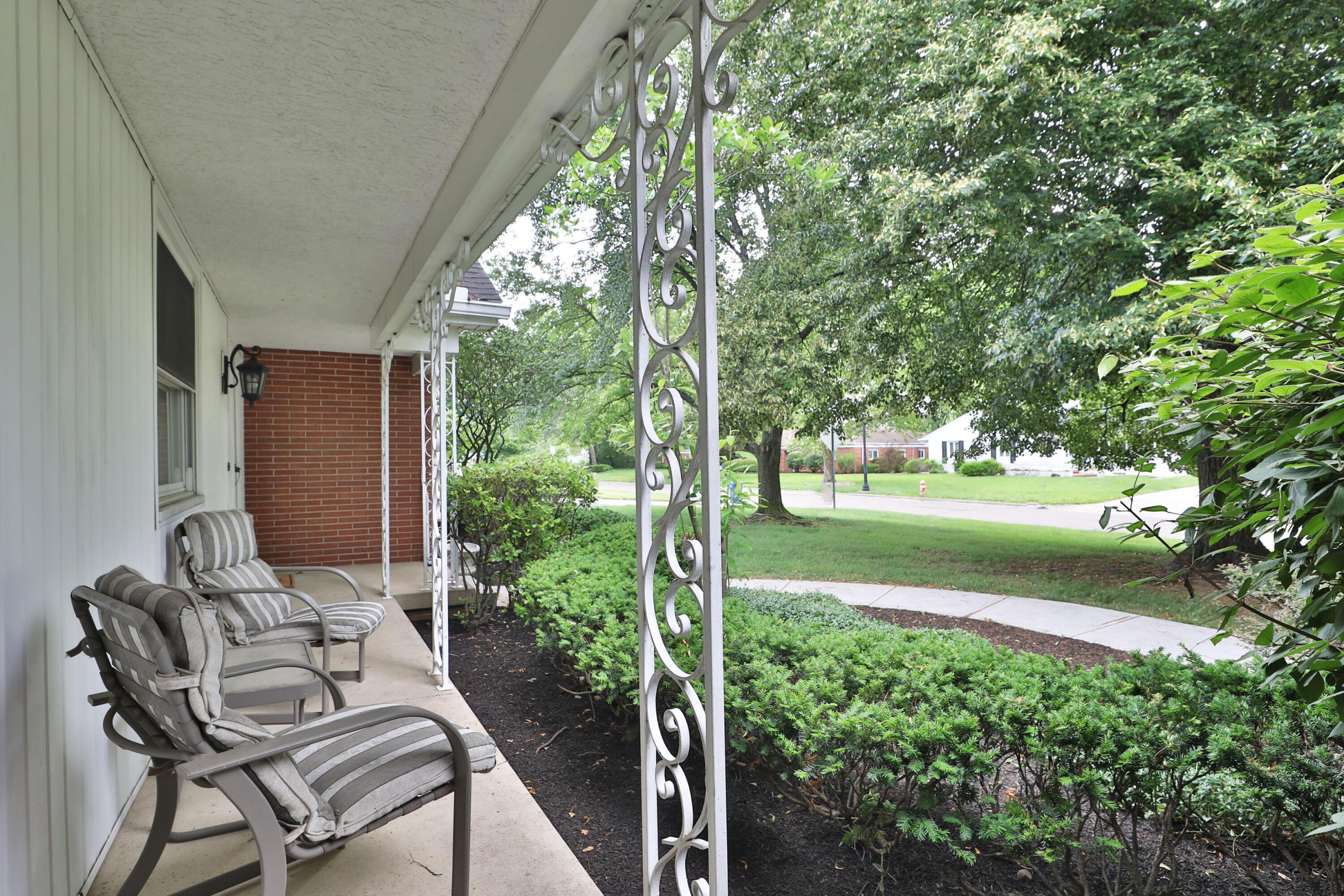 1348 Haddon Road Columbus, OH 43209 - Photo 6 of 71